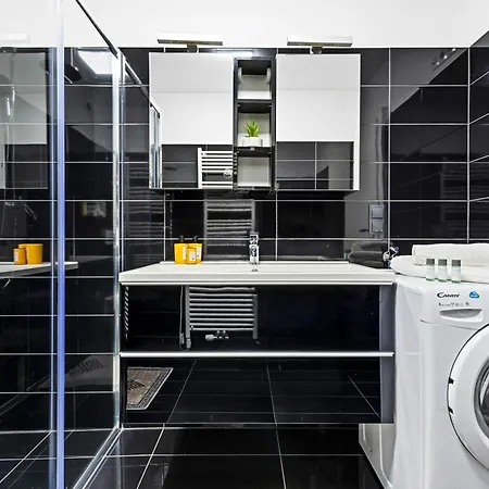 Sky9 Luxury Four-bedroom With Private Whirlpool Villa Voesendorf