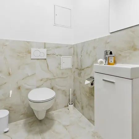 Sky9 Luxury Four-bedroom With Private Whirlpool