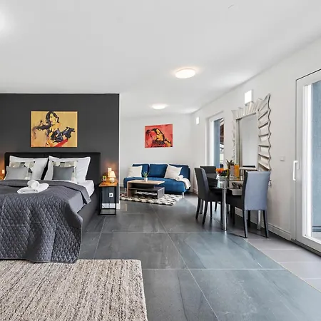 Villa Sky9 Luxury Four-bedroom With Private Whirlpool Voesendorf