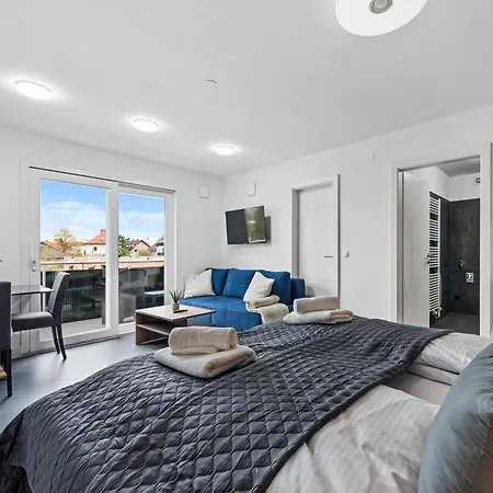 Sky9 Luxury Four-bedroom With Private Whirlpool