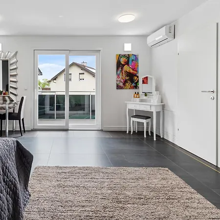 Villa Sky9 Luxury Four-bedroom With Private Whirlpool Voesendorf