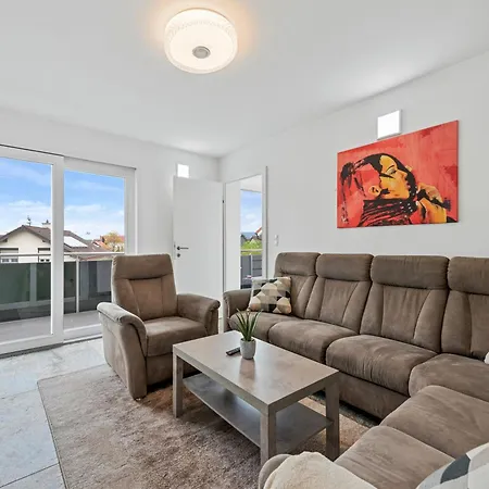Sky9 Luxury Four-bedroom With Private Whirlpool *