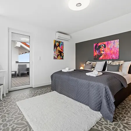 Sky9 Luxury Four-bedroom With Private Whirlpool Villa