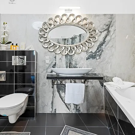 Villa Sky9 Luxury Four-bedroom With Private Whirlpool Voesendorf