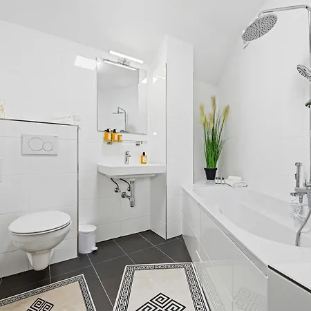 Sky9 Luxury Four-bedroom With Private Whirlpool * Voesendorf