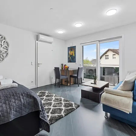 Sky9 Luxury Four-bedroom With Private Whirlpool * Voesendorf